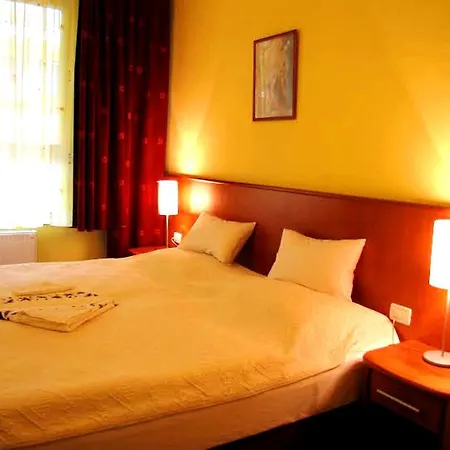 Part Szallo Hotel 2*